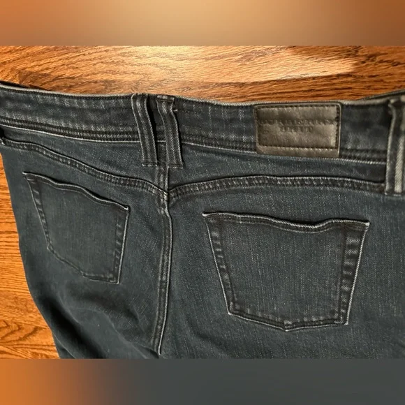 Burberry Brit Skinny Low Rise Jeans in dark blue wash - Picture 9 of 9
